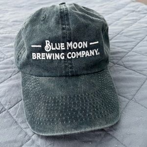 Blue Moon brewery, hat